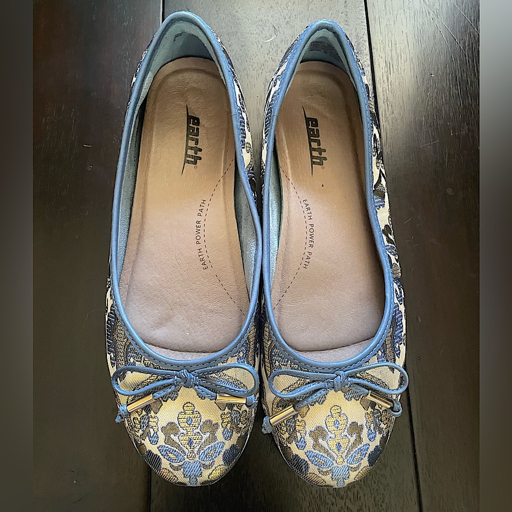 Earth Alina Jacquard metallic gold and light blue flats